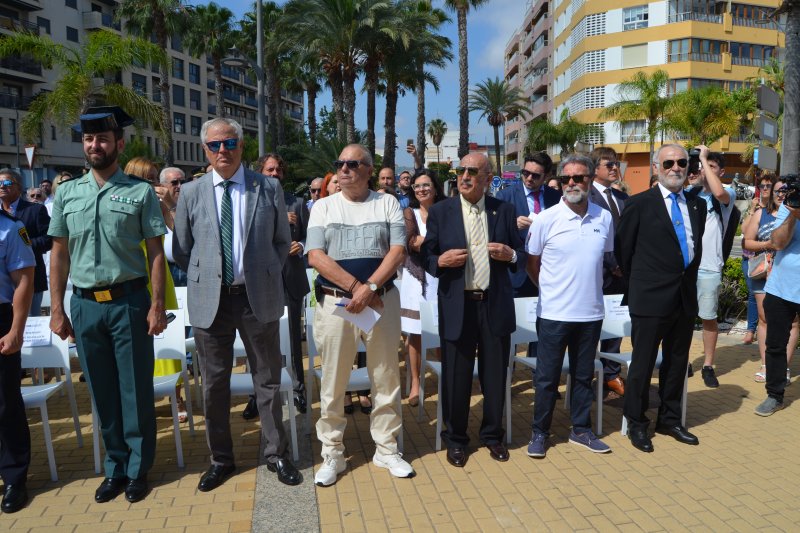 Homenaje a la Policía Nacional: “Dénia y la sociedad en su conjunto os debe mucho”  Homenaje a la Policía Nacional: “Dénia y la sociedad en su conjunto os debe mucho”