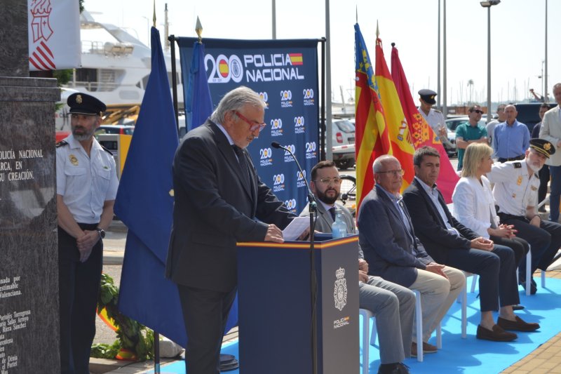 Homenaje a la Policía Nacional: “Dénia y la sociedad en su conjunto os debe mucho”  Homenaje a la Policía Nacional: “Dénia y la sociedad en su conjunto os debe mucho”