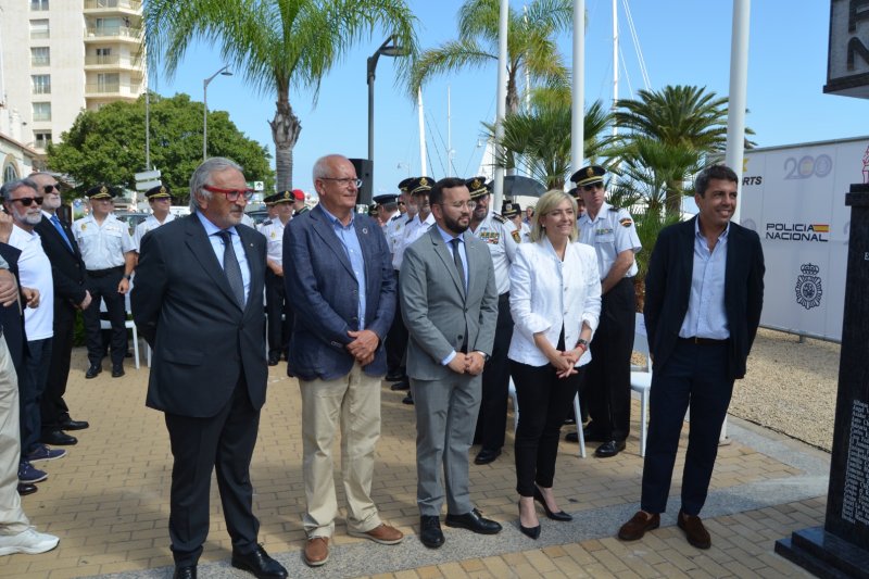 Homenaje a la Policía Nacional: “Dénia y la sociedad en su conjunto os debe mucho”  Homenaje a la Policía Nacional: “Dénia y la sociedad en su conjunto os debe mucho”