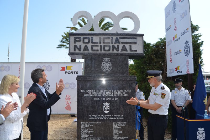 Homenaje a la Policía Nacional: “Dénia y la sociedad en su conjunto os debe mucho”  Homenaje a la Policía Nacional: “Dénia y la sociedad en su conjunto os debe mucho”