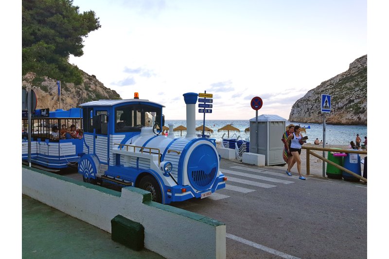 Xàbia potencia el transporte público para acceder a las calas del Portitxol y Granadella en verano Xàbia potencia el transporte público para acceder a las calas del Portitxol y Granadella en verano