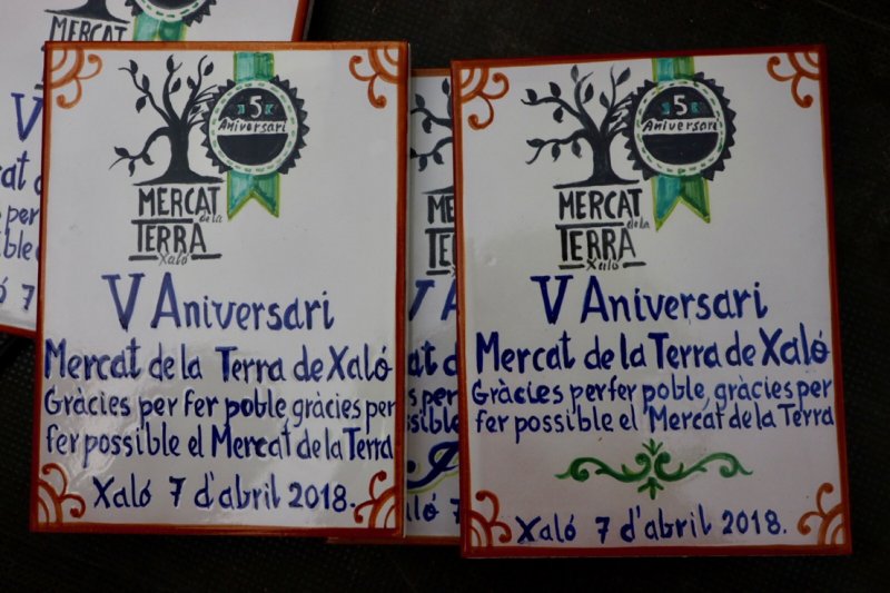 El Mercat de la Terra de Xaló homenatja als col·laboradors en el cinquè aniversari El Mercat de la Terra de Xaló homenatja als col·laboradors en el cinquè aniversari