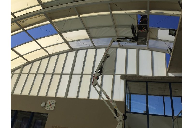 La piscina d’Ondara queda reoberta amb una solució provisional per a la coberta La piscina d’Ondara queda reoberta amb una solució provisional per a la coberta