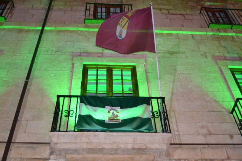 Iluminación verde en el Ayuntamiento de Dénia para conmemorar el Día de Andalucía  Iluminación verde en el Ayuntamiento de Dénia para conmemorar el Día de Andalucía