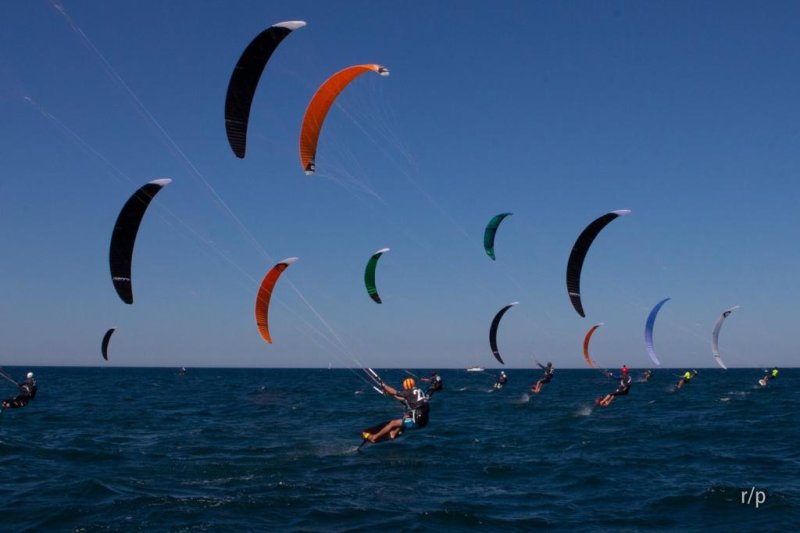 Alejandro Climent y Kiko Peiró del CD Marina El Portet son oro y plata en el Autonómico de Fórmula Kite Alejandro Climent y Kiko Peiró del CD Marina El Portet son oro y plata en el Autonómico de Fórmula Kite