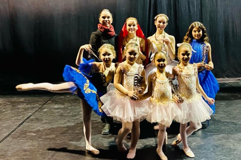 L’Escola de Dansa de Pedreguer carrega de medalles al concurs de Chiva L’Escola de Dansa de Pedreguer carrega de medalles al concurs de Chiva