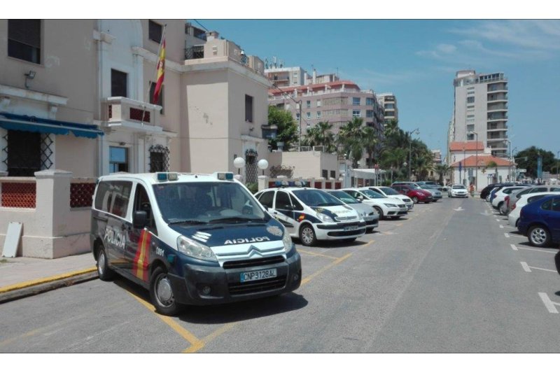 La Policía Nacional esclarece el asalto en un domicilio de Dénia en el que maniataron a la víctima para apoderarse del botín La Policía Nacional esclarece el asalto en un domicilio de Dénia en el que maniataron a la víctima para apoderarse del botín