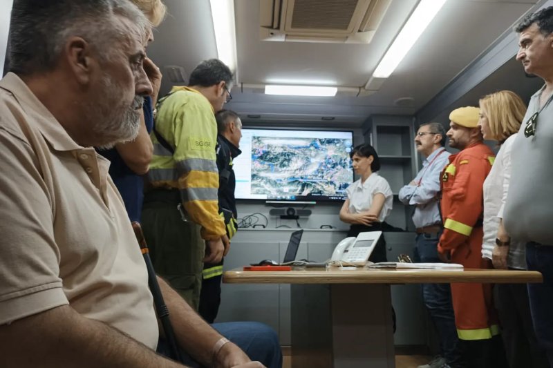 Diana Morant promete aumentar los medios desde el Ministerio de Ciencia e Innovación para combatir catástrofes climáticas como la del incendio de la Vall d’Ebo Diana Morant promete aumentar los medios desde el Ministerio de Ciencia e Innovación para combatir catástrofes climáticas como la del incendio de la Vall d’Ebo