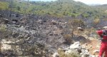 Continúan las tareas de extinción del incendio de la Vall de Gallinera  Continúan las tareas de extinción del incendio de la Vall de Gallinera