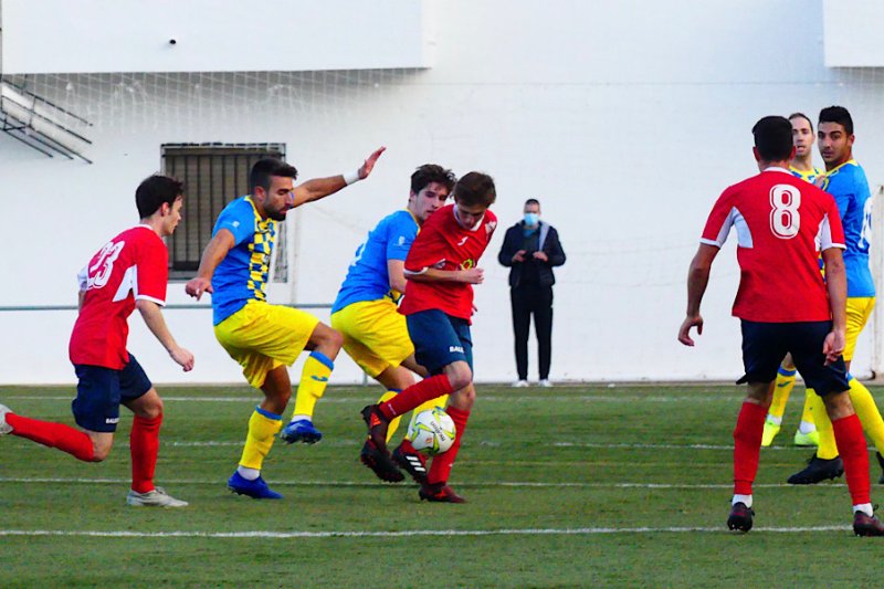 Regional Preferente: El Pego da una lección de contraataque en el derbi contra el Dénia (3-0) Regional Preferente: El Pego da una lección de contraataque en el derbi contra el Dénia (3-0)