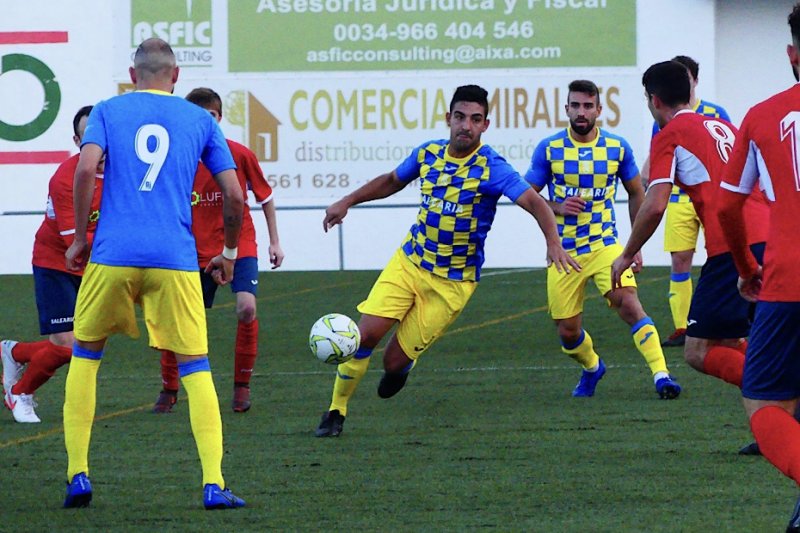 Regional Preferente: El Pego da una lección de contraataque en el derbi contra el Dénia (3-0) Regional Preferente: El Pego da una lección de contraataque en el derbi contra el Dénia (3-0)