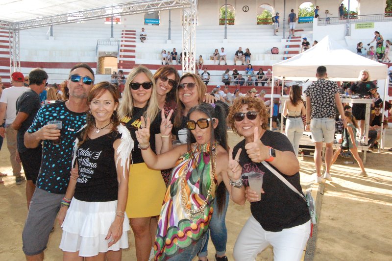 Snyntpop, punk e indie pop y rock marcan el ritmo de la Spring Fest by gigante en la plaza de toros de Ondara Snyntpop, punk e indie pop y rock marcan el ritmo de la Spring Fest by gigante en la plaza de toros de Ondara