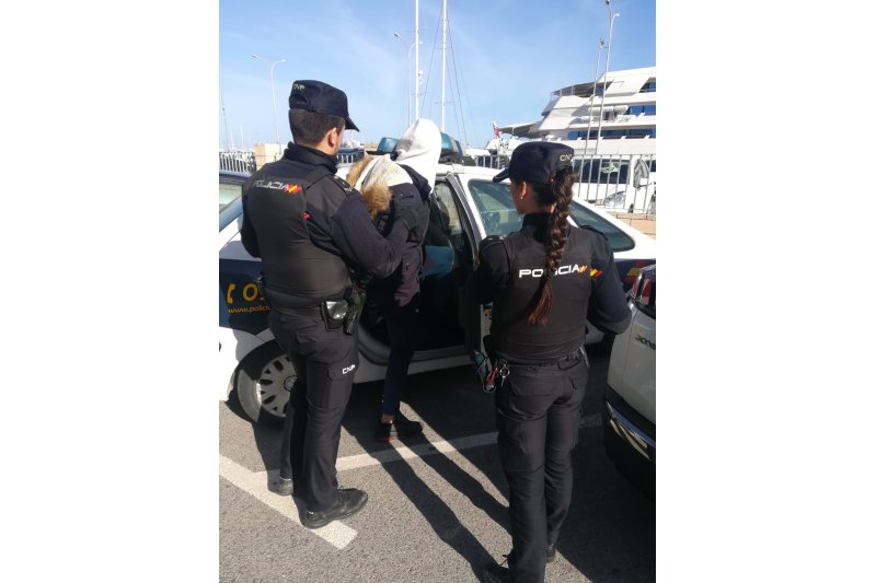 Detenido por robar en una casa de campo de Dénia Detenido por robar en una casa de campo de Dénia