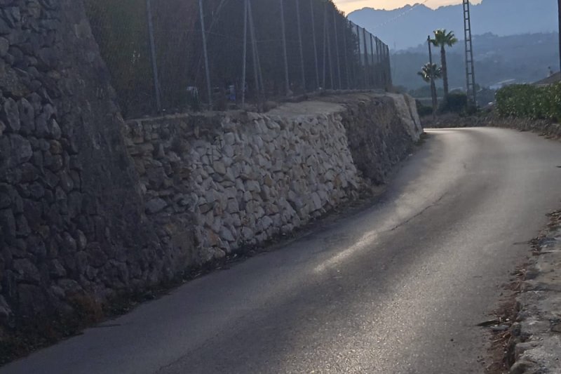 Sos Natura Marina Alta, en contra de la ampliación del camino de Abiar Alta de Teulada Sos Natura Marina Alta, en contra de la ampliación del camino de Abiar Alta de Teulada