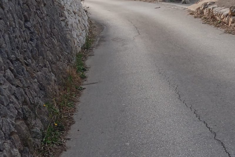 Sos Natura Marina Alta, en contra de la ampliación del camino de Abiar Alta de Teulada Sos Natura Marina Alta, en contra de la ampliación del camino de Abiar Alta de Teulada