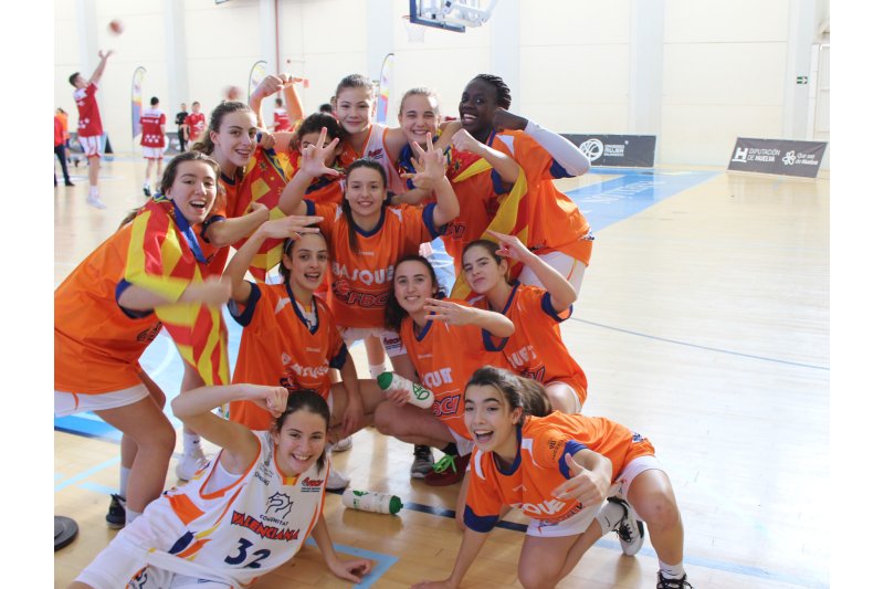 Baloncesto: La dianense Martina Gil se cuelga el bronce en el nacional infantil con la valenciana Baloncesto: La dianense Martina Gil se cuelga el bronce en el nacional infantil con la valenciana