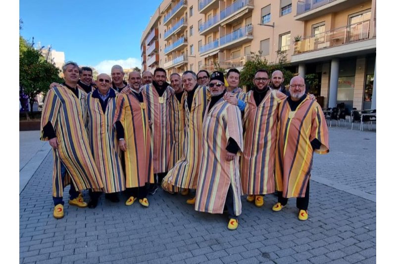 Walies ha sido la única filà que no ha participado en el desfile del Mig Any de Moros i Cristians  en señal de duelo por el incendio de Valencia  Walies ha sido la única filà que no ha participado en el desfile del Mig Any de Moros i Cristians  en señal de duelo por el incendio de Valencia
