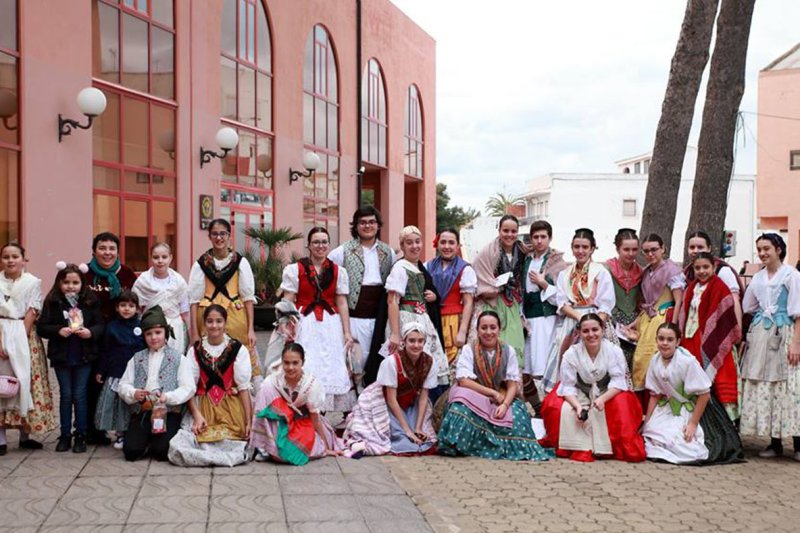 Putxero de polp, danses populars i dolços típics en la festa de Sant Blai a Teulada Putxero de polp, danses populars i dolços típics en la festa de Sant Blai a Teulada