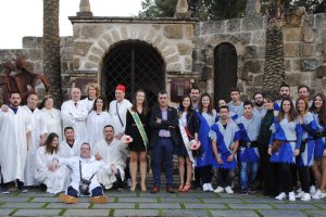 El Mig Any de Moros i Cristians de Xàbia proclama a las abanderadas de 2017 y presenta la capitanía de Jalufos