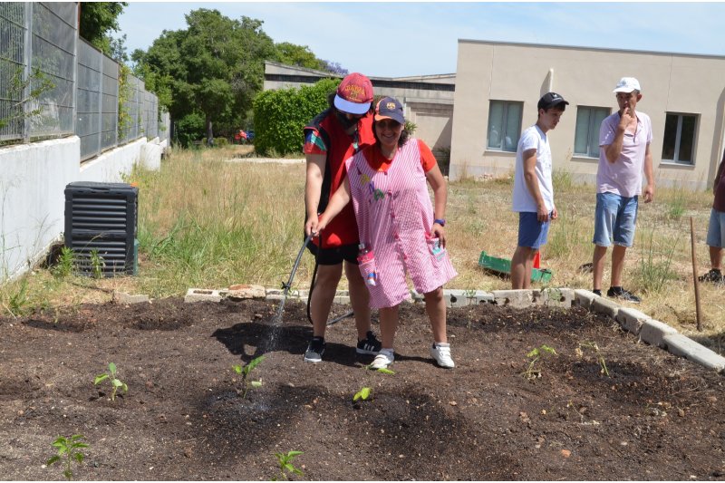 La deuda de la Conselleria con Aprosdeco supera los 400.000 euros La deuda de la Conselleria con Aprosdeco supera los 400.000 euros