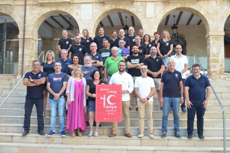 Los Moros i Cristians de Dénia  conmemorarán el 40º aniversario de la fiesta con un reconocimiento a las filaes fundadoras  Los Moros i Cristians de Dénia  conmemorarán el 40º aniversario de la fiesta con un reconocimiento a las filaes fundadoras