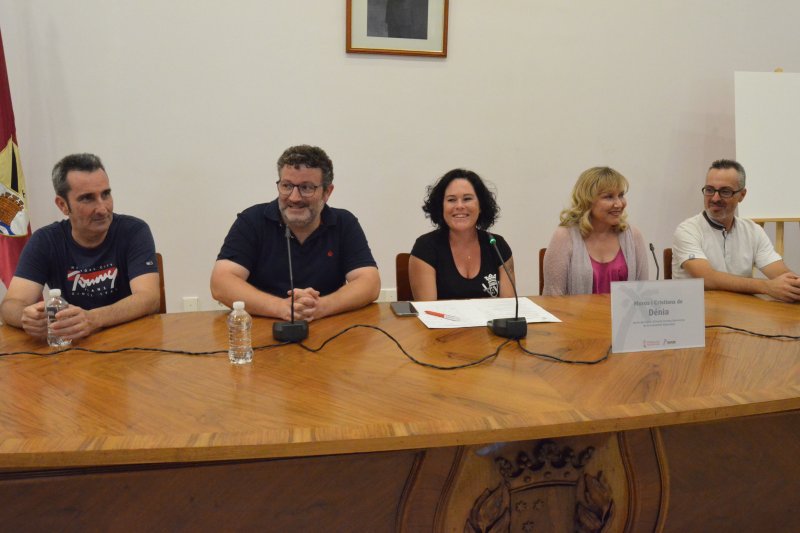 Los Moros i Cristians de Dénia  conmemorarán el 40º aniversario de la fiesta con un reconocimiento a las filaes fundadoras  Los Moros i Cristians de Dénia  conmemorarán el 40º aniversario de la fiesta con un reconocimiento a las filaes fundadoras