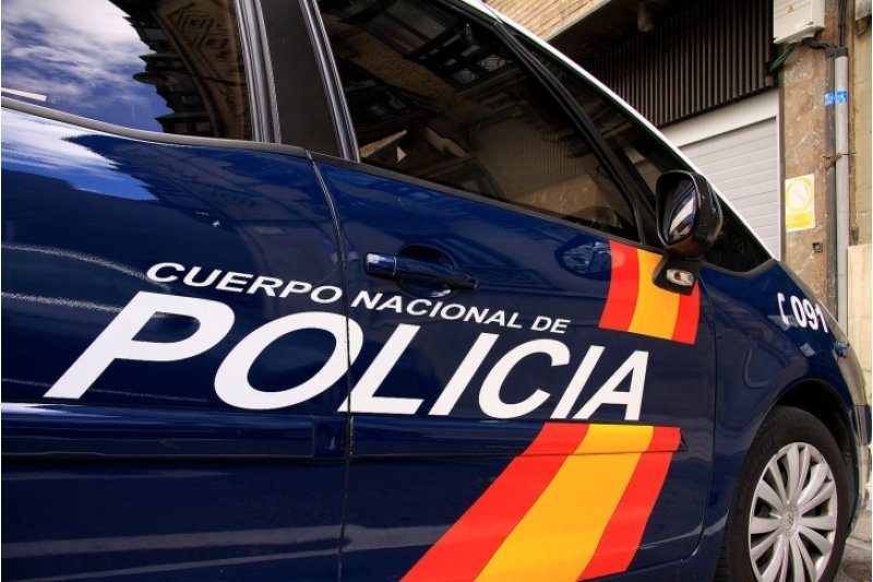 Un hombre robó en el bar del polideportivo de Dénia y lo detienen cuando volvió a recuperar el botín Un hombre robó en el bar del polideportivo de Dénia y lo detienen cuando volvió a recuperar el botín