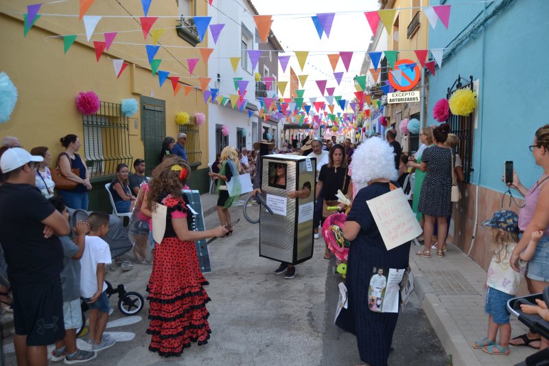 Las críticas a la sanidad, el Rey Emérito y la subida de la gasolina triunfan en la Dansà Grotesca Las críticas a la sanidad, el Rey Emérito y la subida de la gasolina triunfan en la Dansà Grotesca