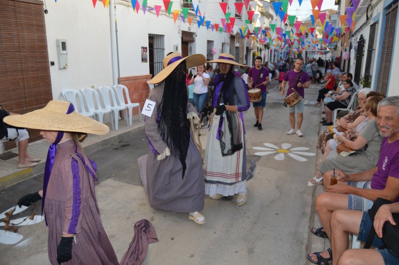 Las críticas a la sanidad, el Rey Emérito y la subida de la gasolina triunfan en la Dansà Grotesca Las críticas a la sanidad, el Rey Emérito y la subida de la gasolina triunfan en la Dansà Grotesca