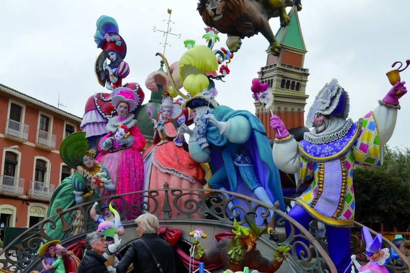 Centro guanya els dos primers premis de les falles del 75 aniversari Centro guanya els dos primers premis de les falles del 75 aniversari