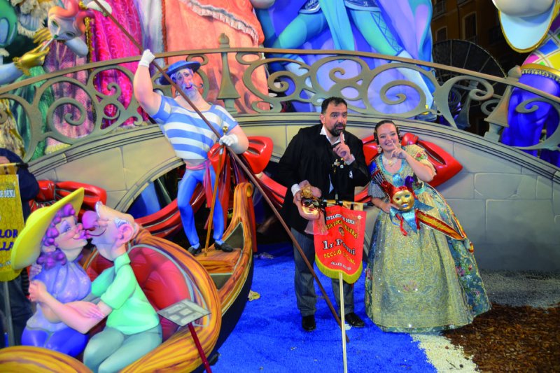 Centro guanya els dos primers premis de les falles del 75 aniversari Centro guanya els dos primers premis de les falles del 75 aniversari