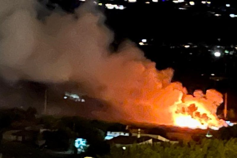 El espectáculo piromusical de Dénia desata un incendio junto a Torrecremada  El espectáculo piromusical de Dénia desata un incendio junto a Torrecremada