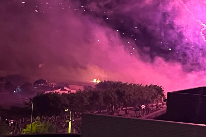 El espectáculo piromusical de Dénia desata un incendio junto a Torrecremada  El espectáculo piromusical de Dénia desata un incendio junto a Torrecremada