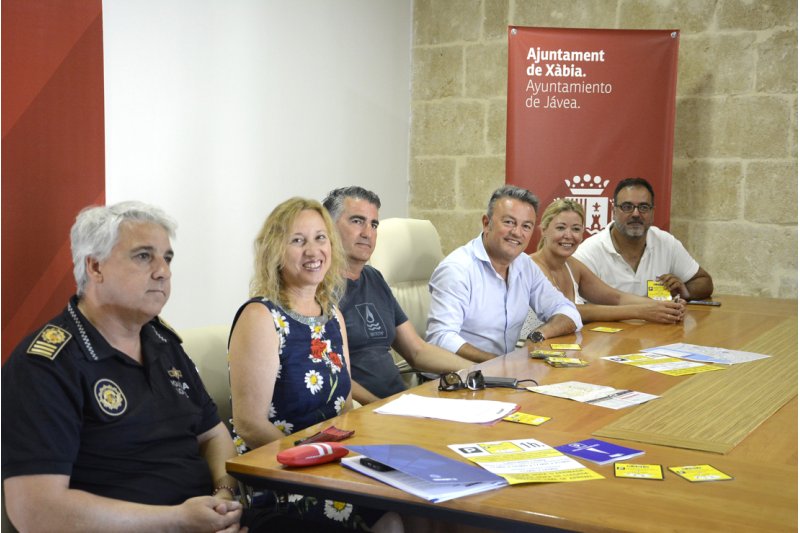 El Centre Històric y Duanes de Xàbia contarán con un sistema “amable” que permite aparcar durante una hora El Centre Històric y Duanes de Xàbia contarán con un sistema “amable” que permite aparcar durante una hora