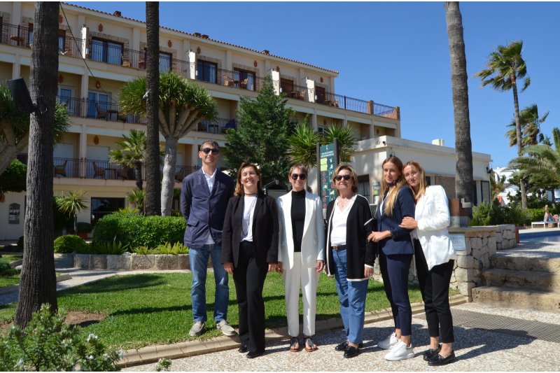 A las puertas del verano, Casa Meua és Casa Teua llega al Hotel Los Ángeles A las puertas del verano, Casa Meua és Casa Teua llega al Hotel Los Ángeles