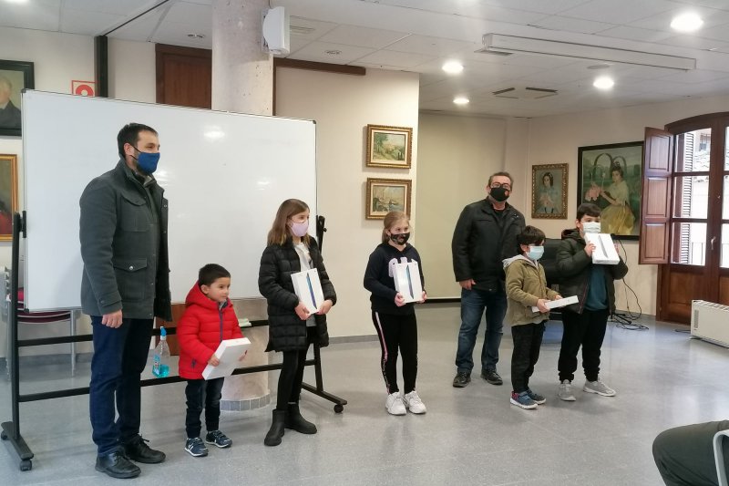 Setenta y siete niños participan en la campaña El tresor d’Ondara, una aventura per la història i el comerç ondarencs Setenta y siete niños participan en la campaña El tresor d’Ondara, una aventura per la història i el comerç ondarencs