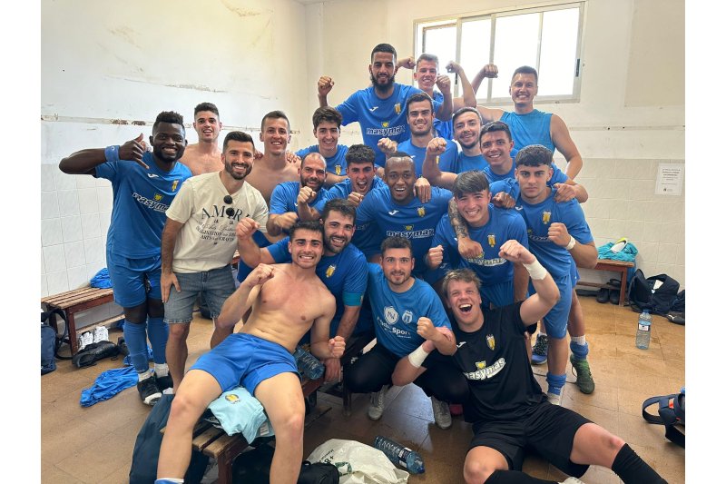 Segunda FFCV: El Pedreguer gana y sale del pozo del descenso, en el que se hunde el Teulada   Segunda FFCV: El Pedreguer gana y sale del pozo del descenso, en el que se hunde el Teulada