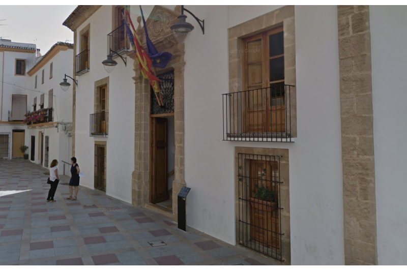 Xàbia suspende las licencias de viviendas turísticas por seis meses Xàbia suspende las licencias de viviendas turísticas por seis meses