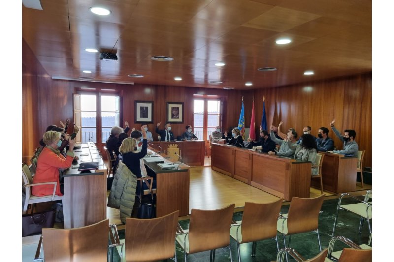El pleno de Xàbia aprueba una bajada del IBI del 17% para 2022 El pleno de Xàbia aprueba una bajada del IBI del 17% para 2022