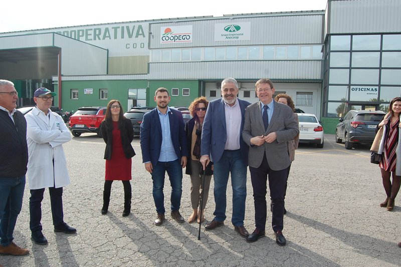 Ximo Puig aposta per la coordinació de la Generalitat amb les empreses agrícoles de Pego per a traure de l’abandó a moltes terres Ximo Puig aposta per la coordinació de la Generalitat amb les empreses agrícoles de Pego per a traure de l’abandó a moltes terres