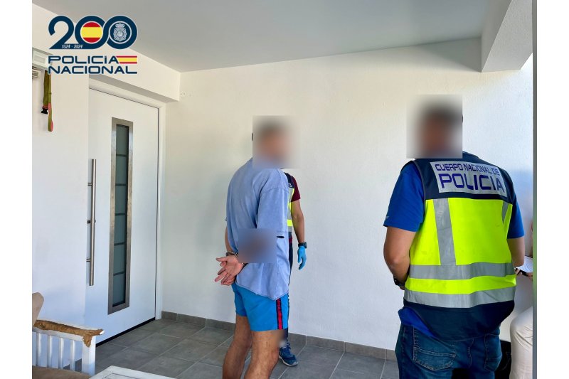 Los autores del asesinato de un hombre en un garaje de Dénia fueron a robarle cinco kilos de cocaína  Los autores del asesinato de un hombre en un garaje de Dénia fueron a robarle cinco kilos de cocaína