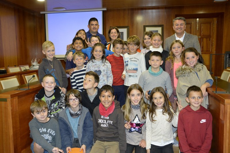 El colegio Arenal y el IES Antoni Llidó ganan el II concurso audiovisual contra la violencia de género de Xàbia El colegio Arenal y el IES Antoni Llidó ganan el II concurso audiovisual contra la violencia de género de Xàbia