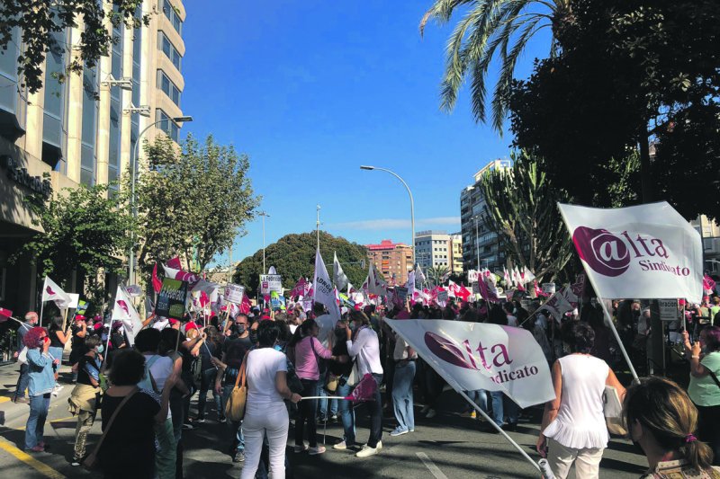 Los empleados de Banco Sabadell se movilizan contra el ERE Los empleados de Banco Sabadell se movilizan contra el ERE