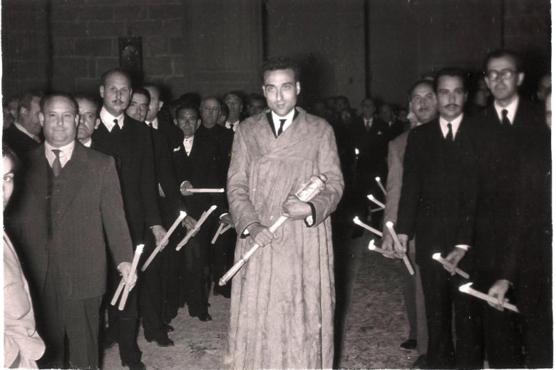 Donan al Museu de Xàbia la toga de uno de los últimos maceros del Ayuntamiento Donan al Museu de Xàbia la toga de uno de los últimos maceros del Ayuntamiento