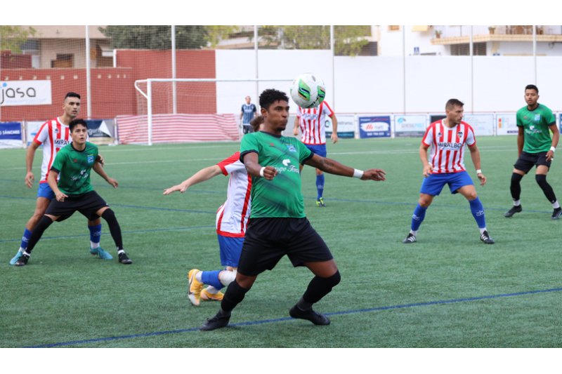 Regional Preferente: El Calpe golea y luchará hasta la última jornada por arrebatar la octava plaza al Jávea Regional Preferente: El Calpe golea y luchará hasta la última jornada por arrebatar la octava plaza al Jávea