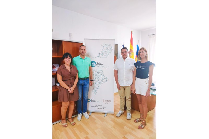 Benissa firma un convenio para ejecutar el programa de bonos al consumo Benissa firma un convenio para ejecutar el programa de bonos al consumo