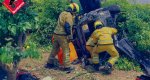 Un coche cae a un bancal en Dénia y su conductor queda atrapado en el vehículos  Un coche cae a un bancal en Dénia y su conductor queda atrapado en el vehículos