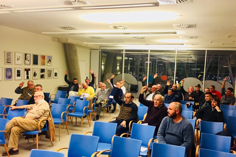 Los votos delegados de los socios del Dénia deciden que desaparezca la sección de fútbol sala del Dénia Los votos delegados de los socios del Dénia deciden que desaparezca la sección de fútbol sala del Dénia