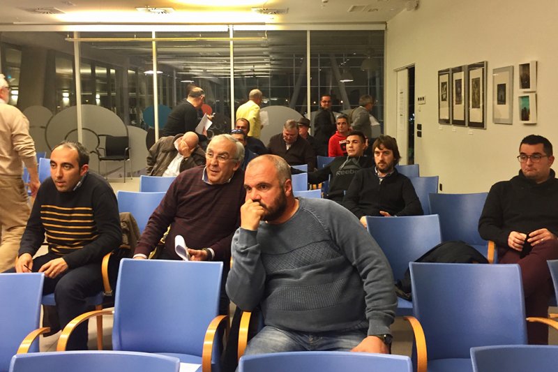 Los votos delegados de los socios del Dénia deciden que desaparezca la sección de fútbol sala del Dénia Los votos delegados de los socios del Dénia deciden que desaparezca la sección de fútbol sala del Dénia