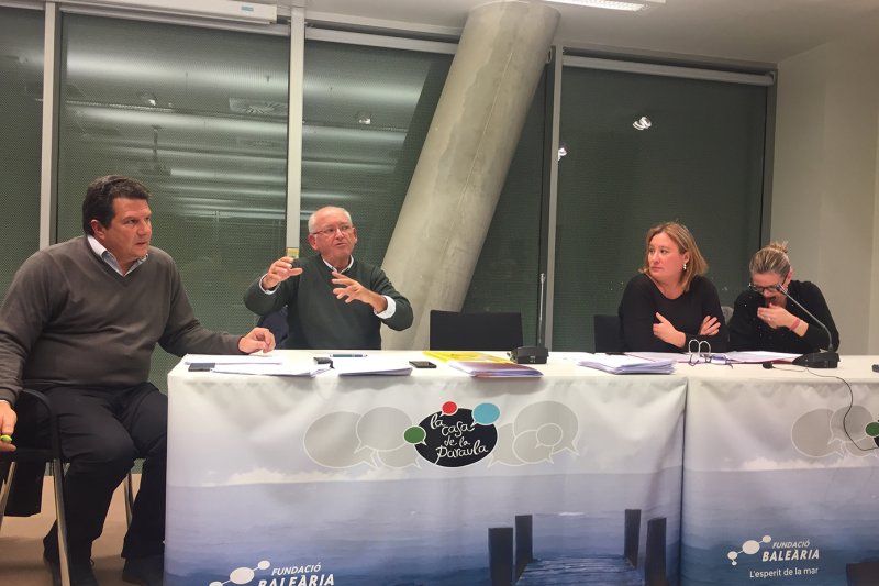 Los votos delegados de los socios del Dénia deciden que desaparezca la sección de fútbol sala del Dénia Los votos delegados de los socios del Dénia deciden que desaparezca la sección de fútbol sala del Dénia